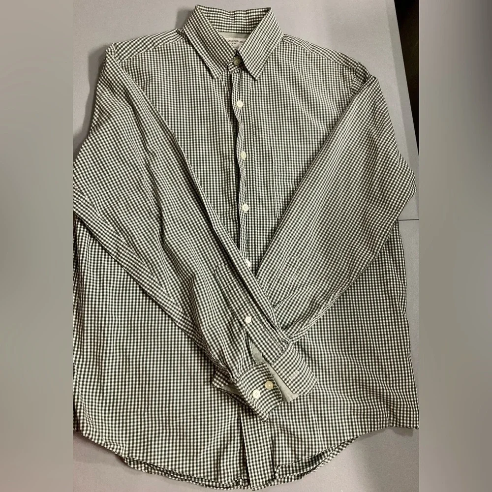 Banana Republic Men’s Small Button Down Shirt‎